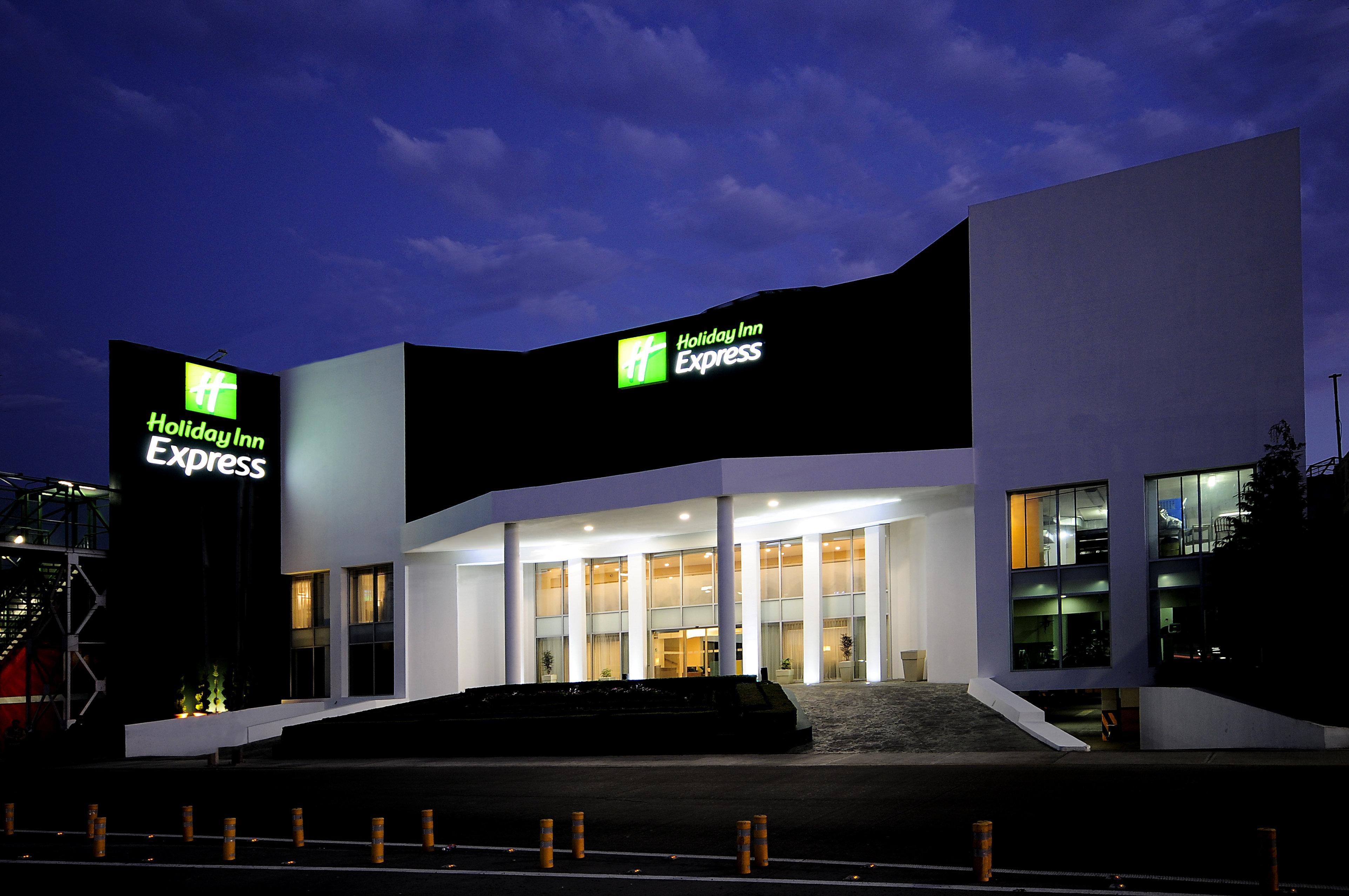 Holiday Inn Express Toluca By Ihg מראה חיצוני תמונה