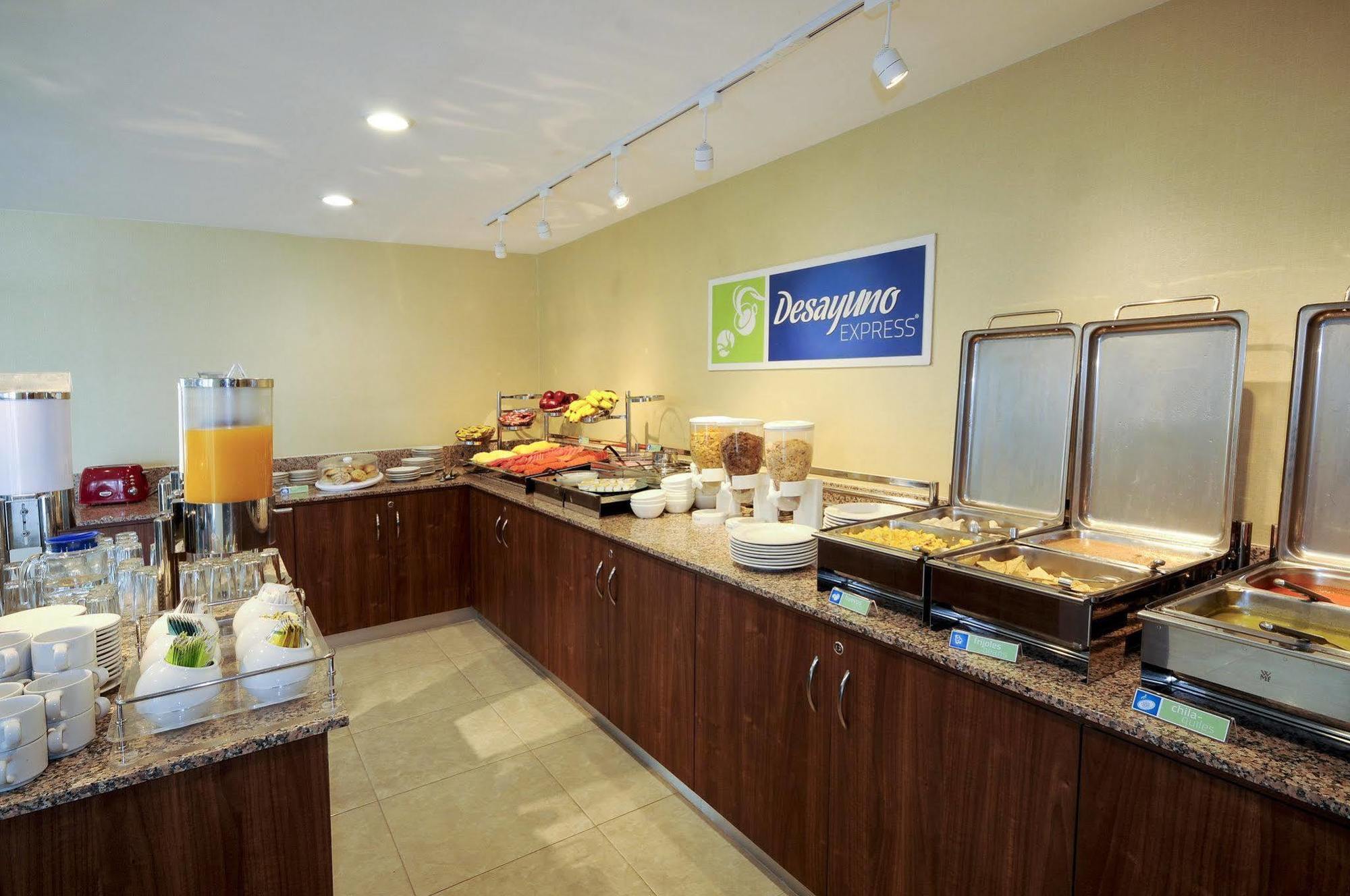 Holiday Inn Express Toluca By Ihg מראה חיצוני תמונה