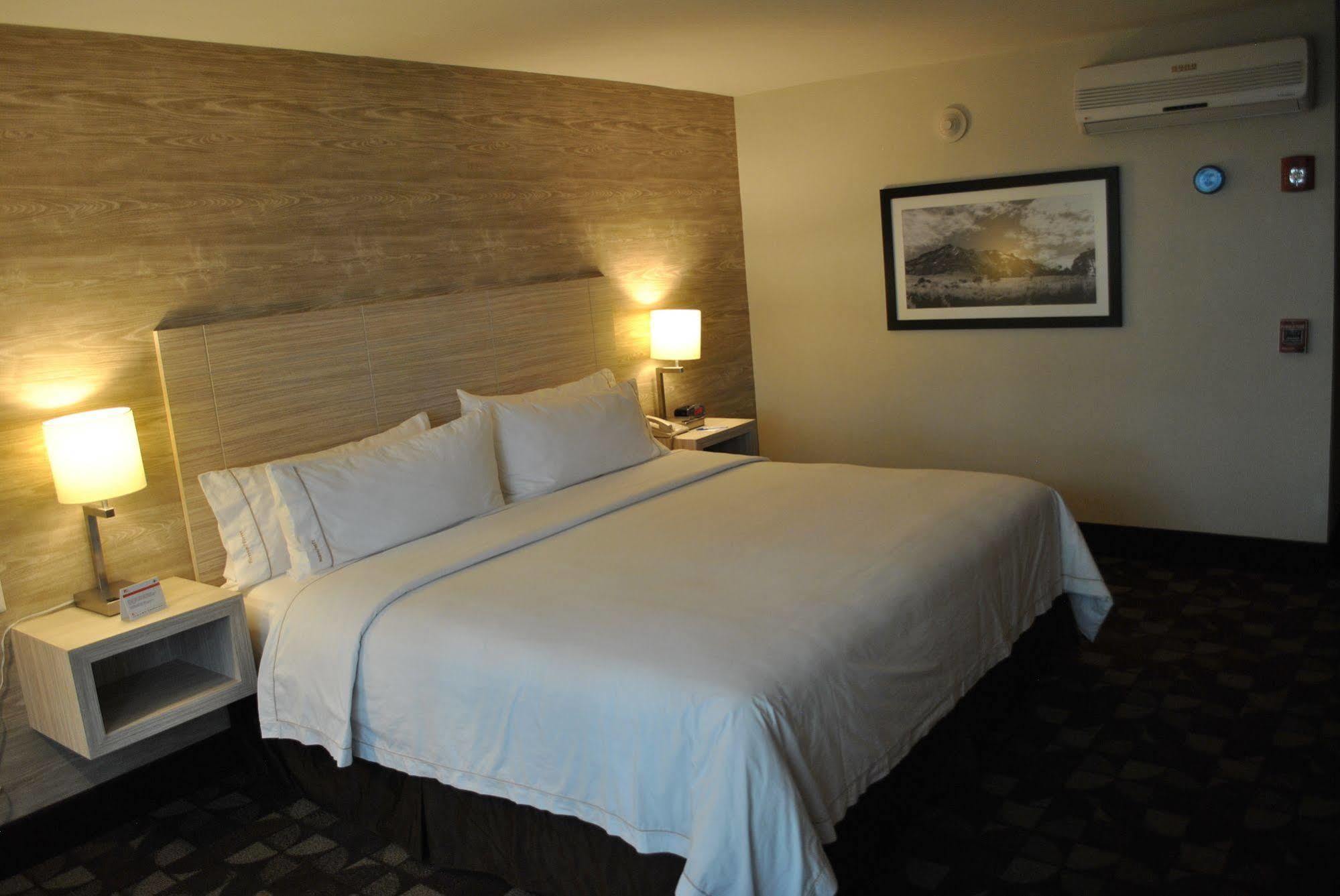 Holiday Inn Express Toluca By Ihg מראה חיצוני תמונה
